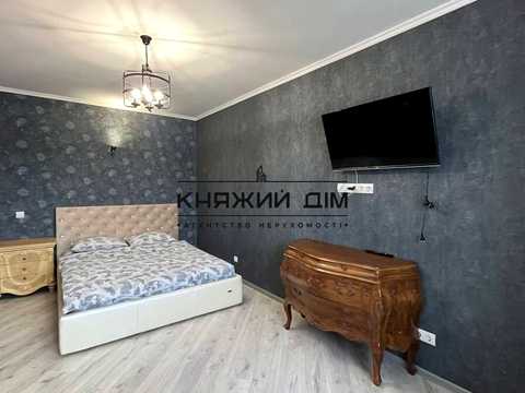квартира за адресою Софії Русової вул., 7