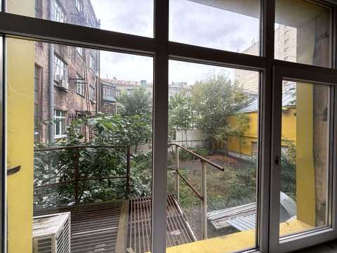 комерційна за адресою Богдана Хмельницького вул., 38