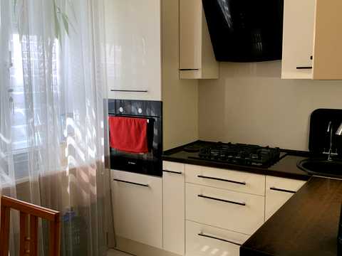 квартира за адресою Євгена Коновальця вул. (), 85