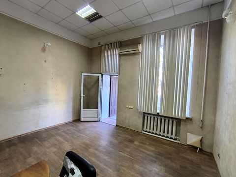 комерційна за адресою Мечникова вул., 128