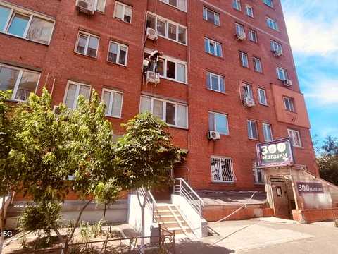 комерційна за адресою Анни Ахматової вул., 13
