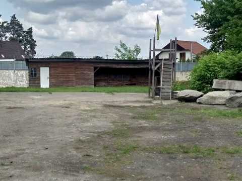 коммерческая по адресу Центральна, 4