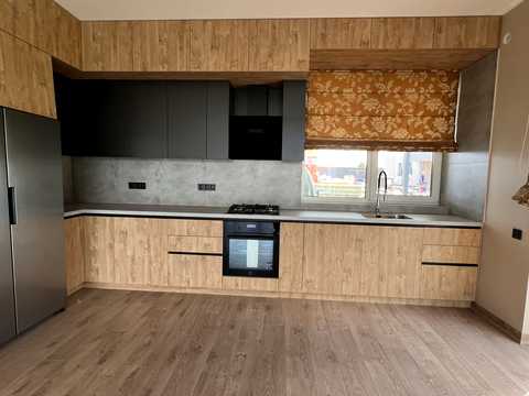 дом по адресу с. Святопетровское, Белогородская, 35