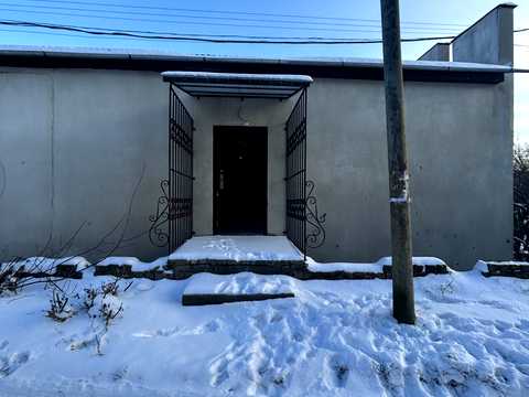 комерційна за адресою Вишнівецька, 1
