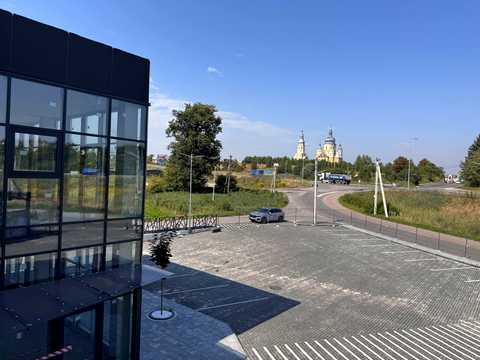 комерційна за адресою Гетьмана Петра Сагайдачного вул., 86