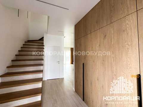 будинок за адресою с. Сторожниця, Волошкова, 10А