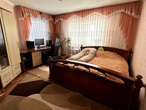 будинок за адресою Вишнева