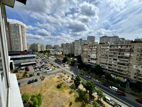 квартира по адресу Драгоманова ул., 42
