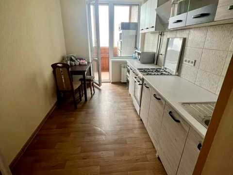 квартира за адресою Михайла Омеляновича-Павленка вул. (Суворова), 13