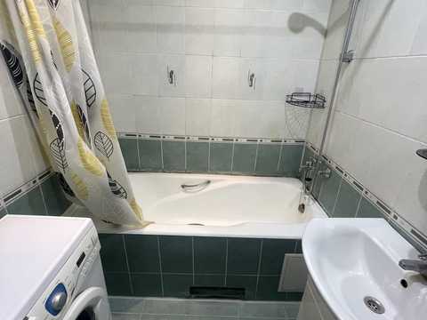 квартира за адресою Ревуцького вул., 36/2