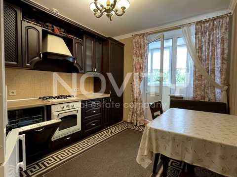 квартира за адресою Зоопаркова вул., 8а