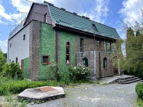 комерційна за адресою Садова, 1