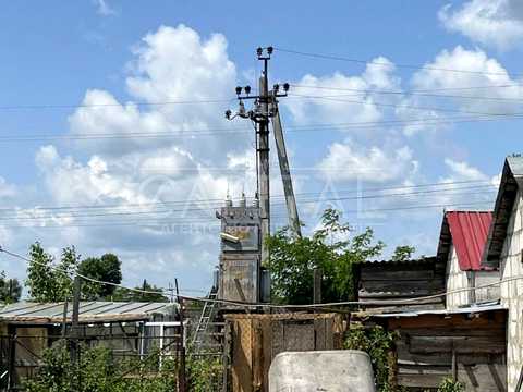 комерційна за адресою Центральна, 1