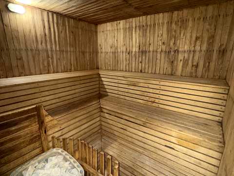 комерційна за адресою Пасічна вул., 43а