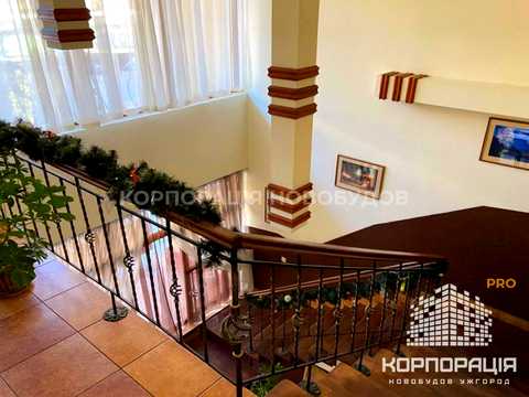 комерційна за адресою Ужгород, Івана Франка вул., 1