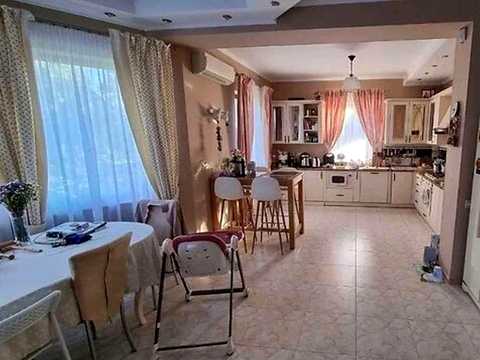 будинок за адресою Валентини Чайки вул.