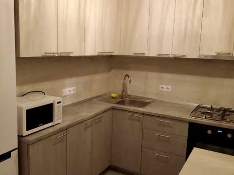 квартира за адресою Романа Ратушного вул. (Волгоградська), 4