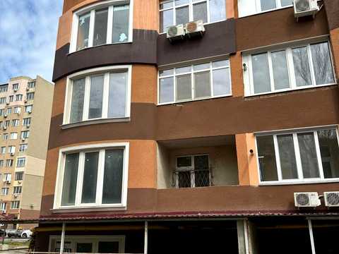 комерційна за адресою Зоопаркова вул., 8в