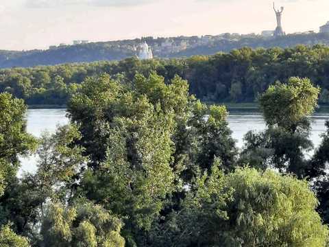 квартира за адресою Раїси Окіпної вул., 10