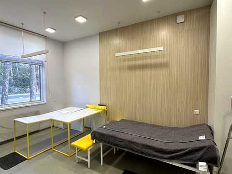 комерційна за адресою 11-та Лінія вул., 4