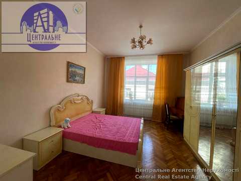 квартира за адресою Шкільна вул., 10