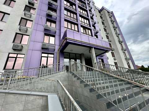 комерційна за адресою Садова вул., 1-В к1