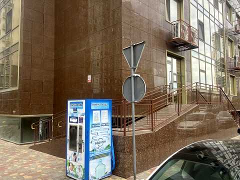 комерційна за адресою Перлинна вул., 1а