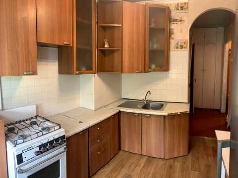 квартира по адресу Добровольческой украинской армии ул. (Добролюбова), 4