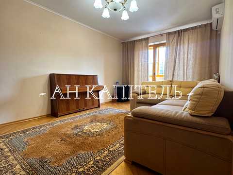 квартира за адресою Космічна вул., 11