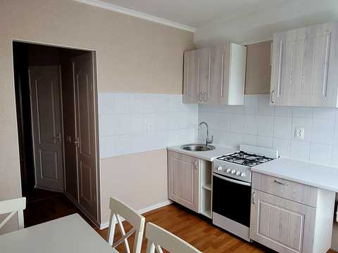 квартира за адресою Автозаводська вул., 48