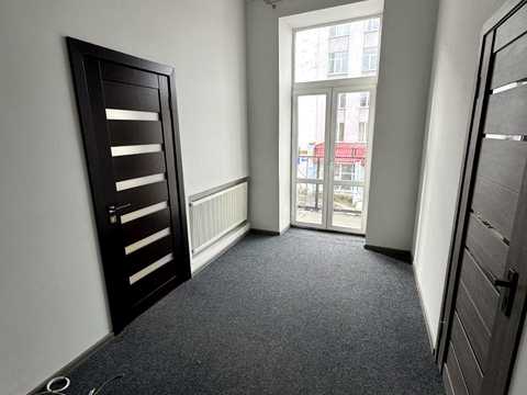 коммерческая по адресу Степана Бандеры ул., 8а