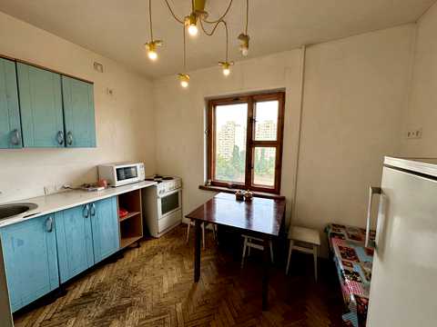 квартира за адресою Ревуцького вул., 11-А