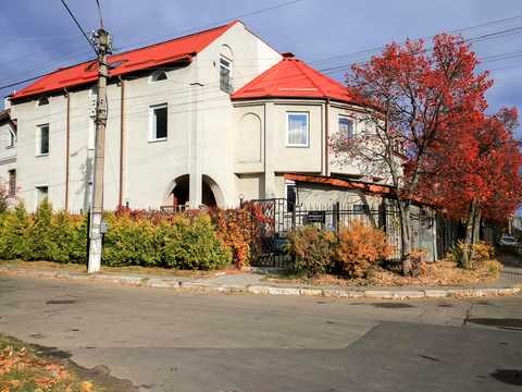 комерційна за адресою Черняховського вул., 36