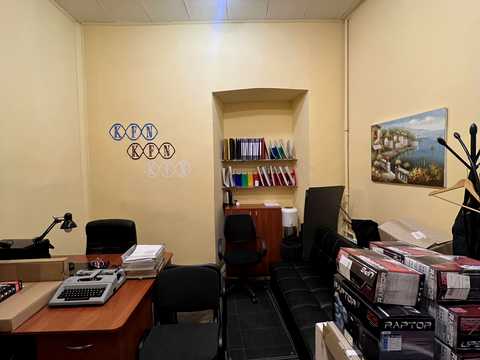 комерційна за адресою Гоголівська вул., 39