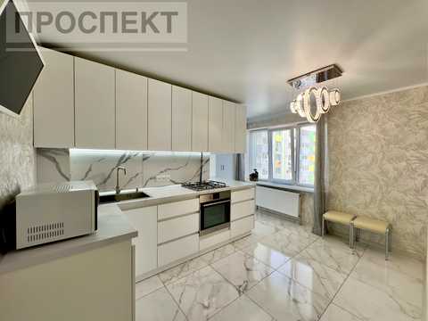квартира за адресою Михайла Лушпи просп. (Космонавтів), 5