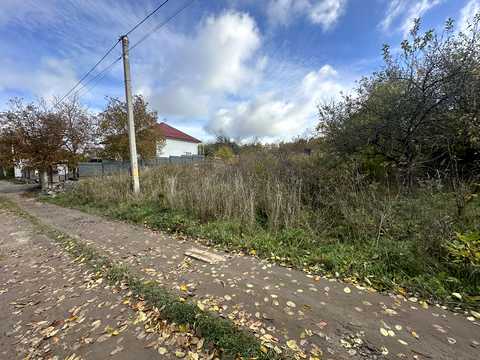участок по адресу Середня, 14