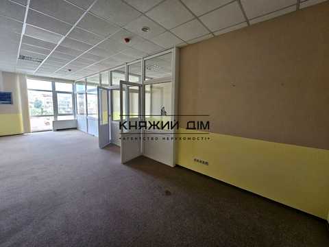 коммерческая по адресу Антоновича ул. (Горького), 33В