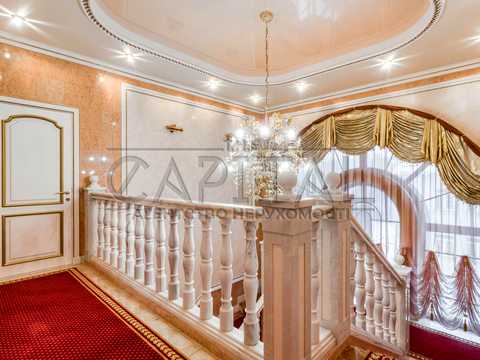коммерческая по адресу Патріарха Володимира Романюка ул. (Жовтнева), 2Б