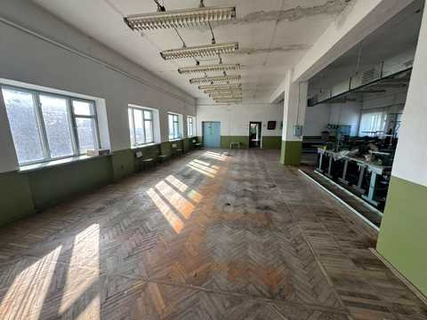 комерційна за адресою смт. Великі Бірки, Шкільна вул., 1