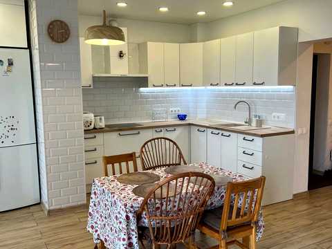 квартира за адресою Українська вул., 83