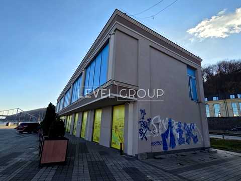 комерційна за адресою Поштова пл., 3