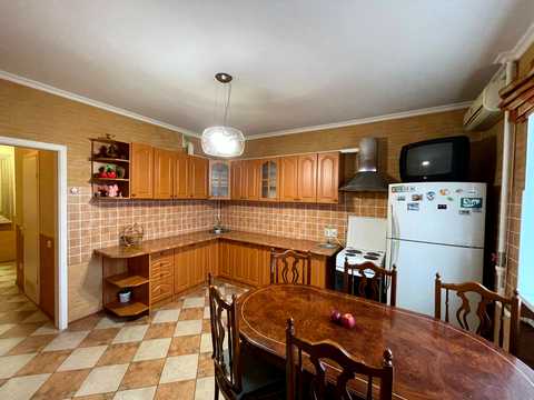 квартира за адресою Тростянецька вул., 49