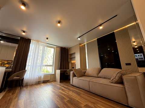 квартира за адресою Салютна вул., 2к25