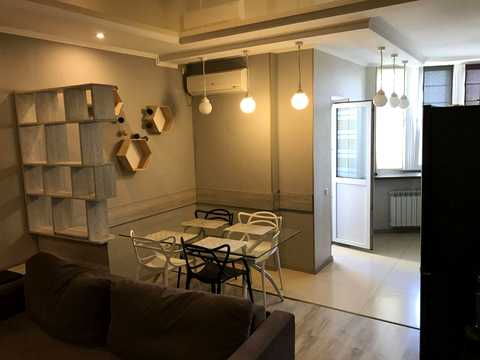 квартира за адресою Анни Ахматової вул., 30