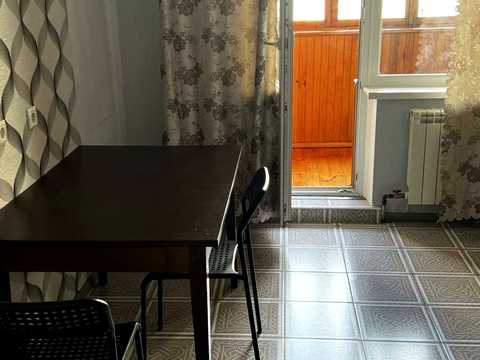квартира за адресою Ревуцького вул., 42