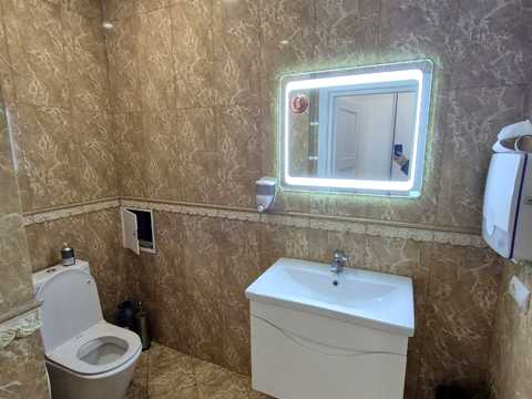комерційна за адресою Круглоуніверситетська вул., 3-5