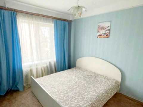 квартира за адресою Шкільна вул. (Героїв Сталінграда), 8
