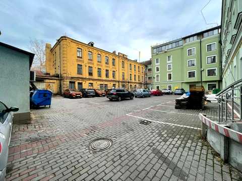 коммерческая по адресу Жилянская ул., 146
