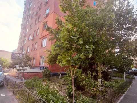 комерційна за адресою Анни Ахматової вул., 13