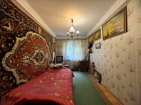 квартира за адресою Космонавтів вул., 1